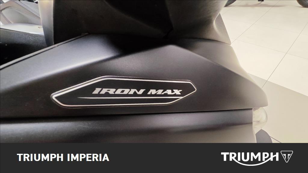 YAMAHA X-Max 300 Iron Abs