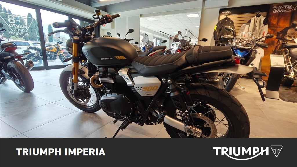 TRIUMPH Scrambler 900 Matt Khaki Green / Matt Phantom Black Abs